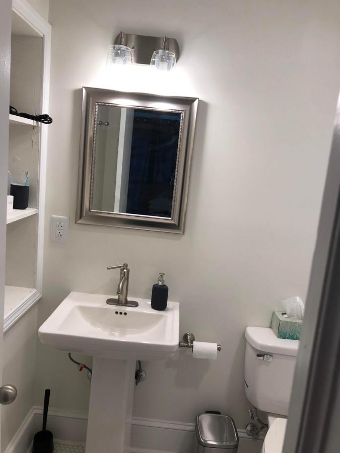 Renovated Space Close To Downtown - A Durham Bagian luar foto
