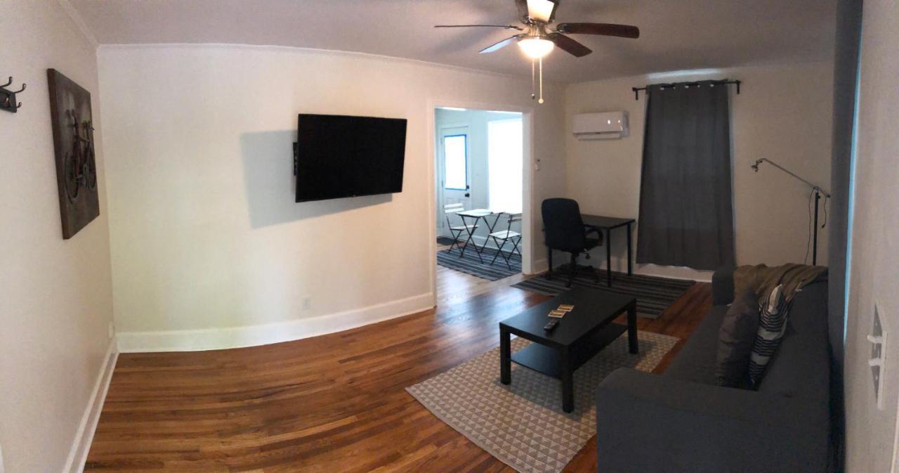 Renovated Space Close To Downtown - A Durham Bagian luar foto