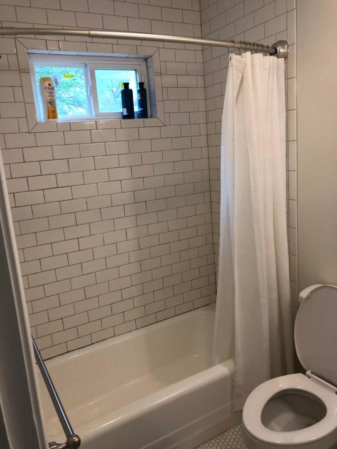 Renovated Space Close To Downtown - A Durham Bagian luar foto