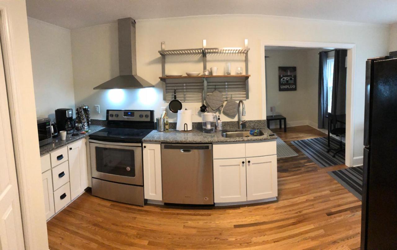 Renovated Space Close To Downtown - A Durham Bagian luar foto
